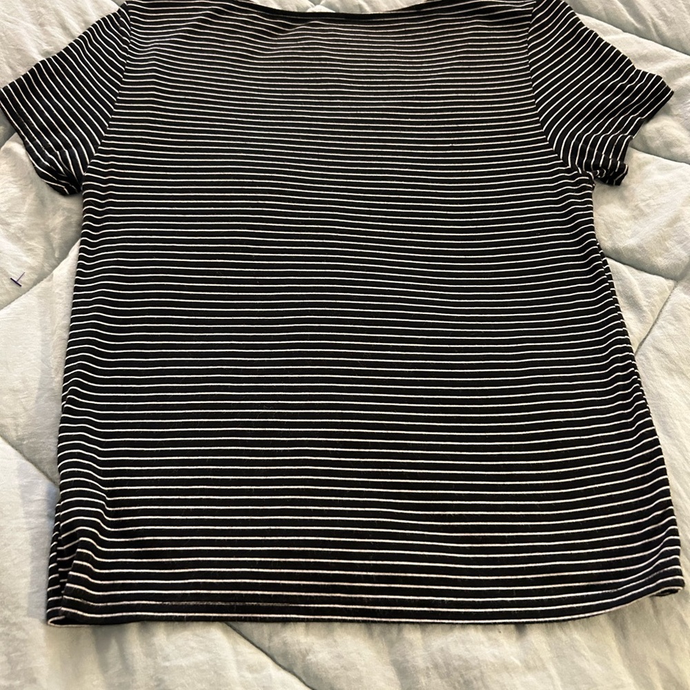 American Eagle Outfitters Black and White Striped Tee - Picture 4 of 4